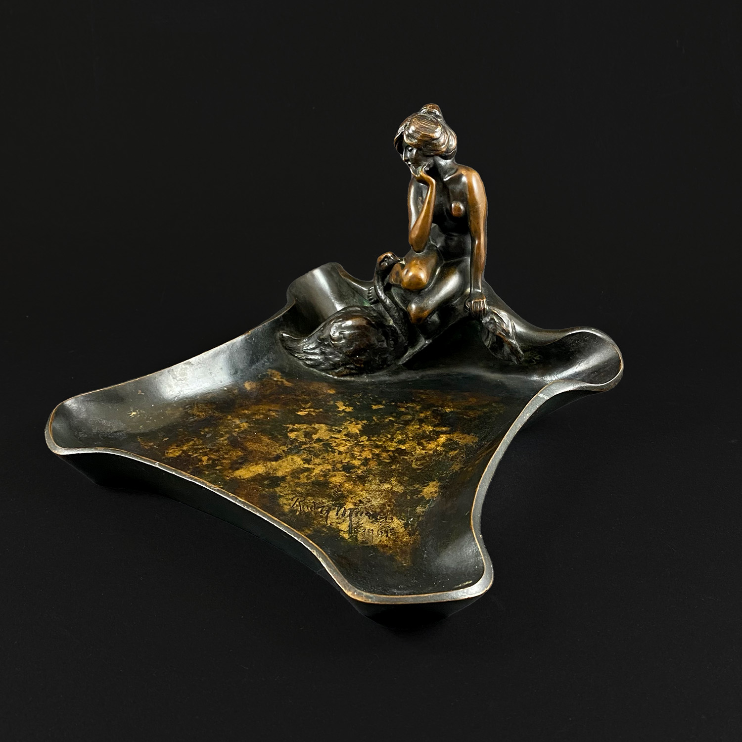 Brązowa paterka z nimfą sygn. Rudolf Marcuse