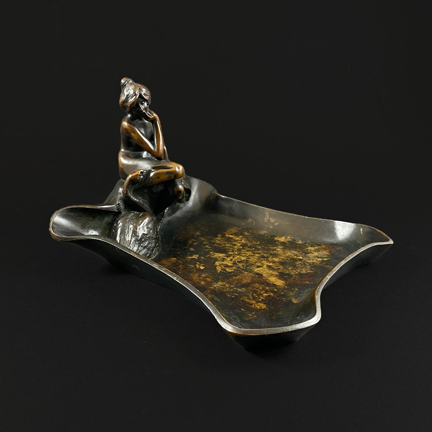 Brązowa paterka z nimfą sygn. Rudolf Marcuse